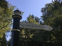 Om de ingang alsnog te vinden