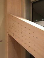 Constructie met houtpinnen
