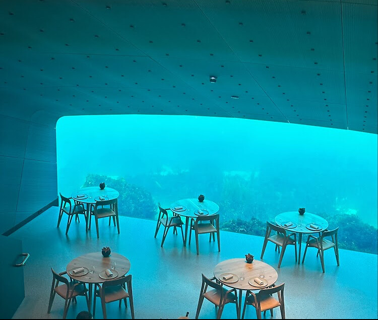 Interieur van restaurant Under
