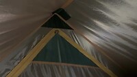 Nachtelijk tikken van de regen op het tentdoek