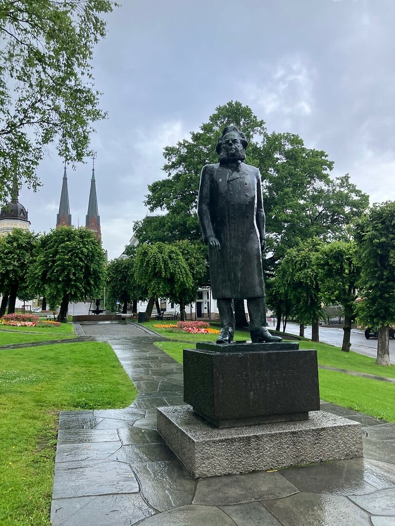Ibsen, standbeeld