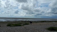 op de terugweg lunchen aan het strand