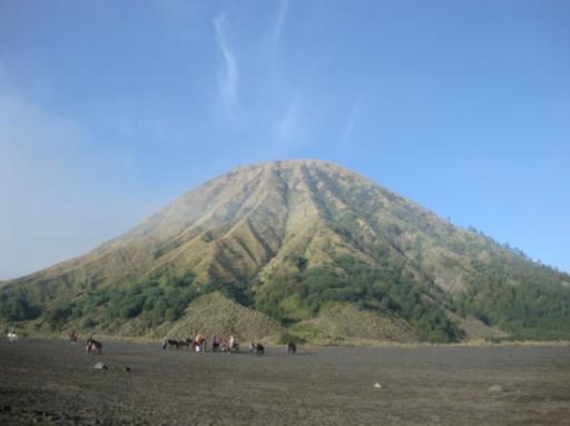 Berg vlakbij Vulkaan Bromo