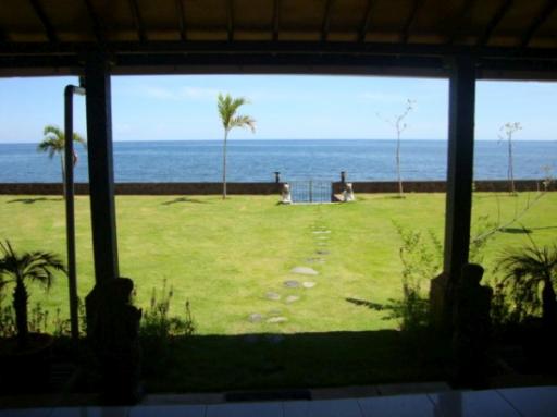 Uitzicht op zee vanaf terras Villa Jeannette