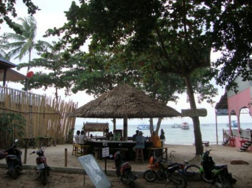 Uitzicht op t strand vanuit mn paarse bungalowtje