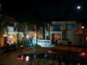 Resort van Ad by night