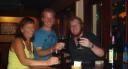 Tom weer ontmoet, samen aan de borrel