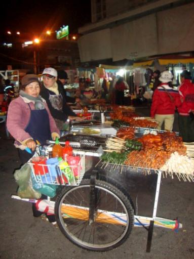 Vele eetkramen op straat