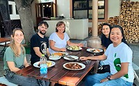 Lunch met de solo reizigers