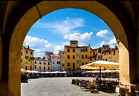 Prachtige sjieke pleinen in Lucca