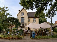 Koffie bij dit mooie huis.