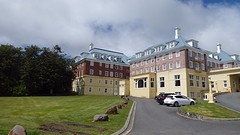 Onze kamer aan de linkerkant