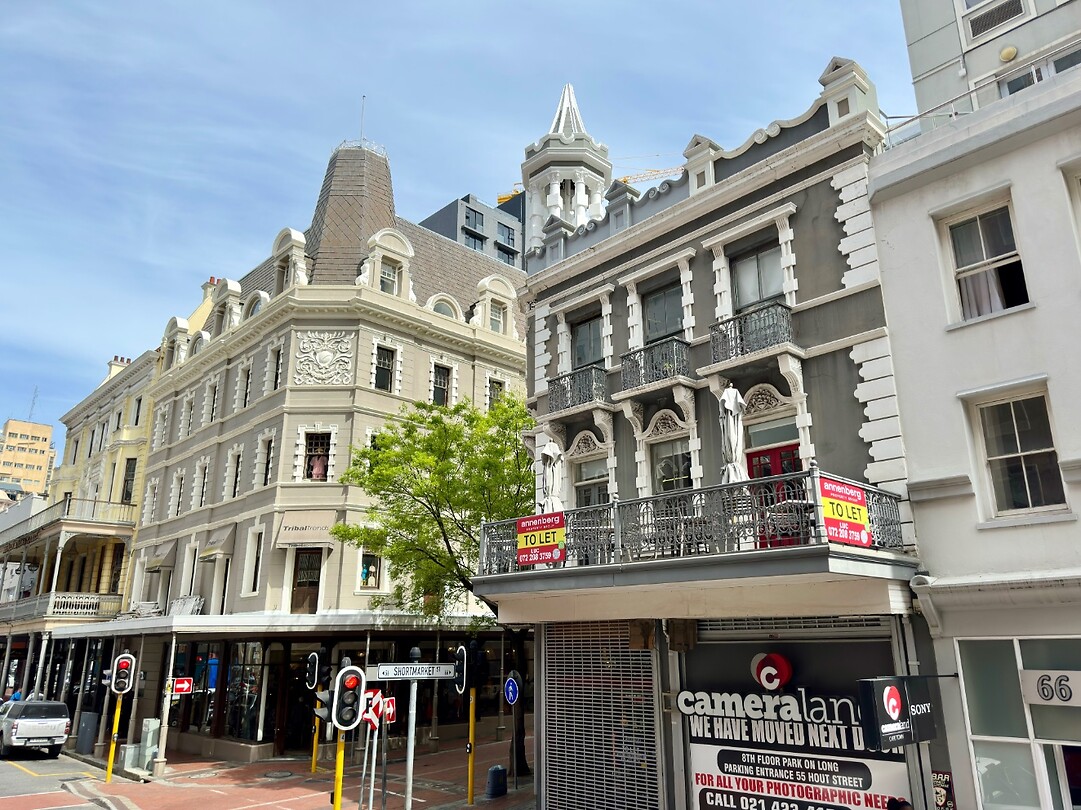 Straatbeeld  Longstreet