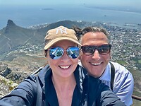 Lions head op de achtergrond links