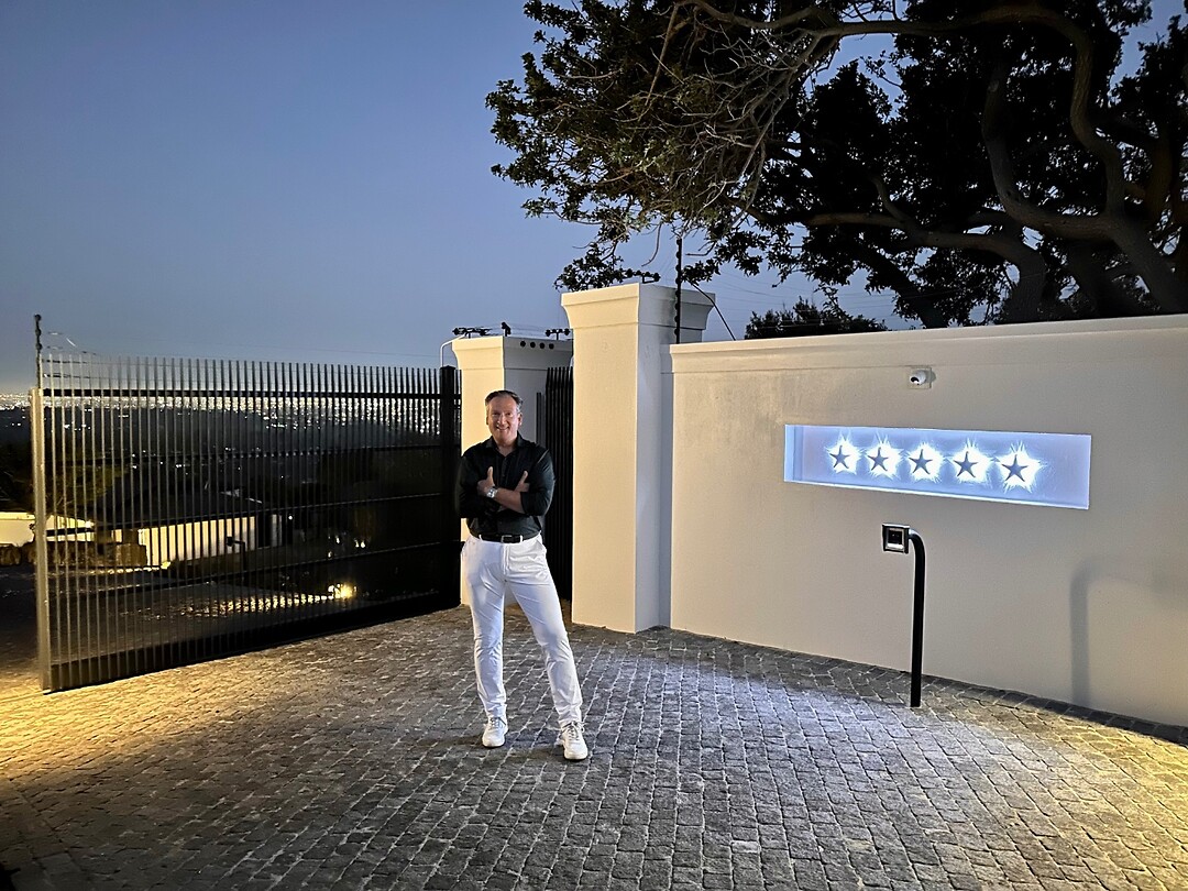 Villa Lions View