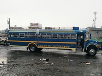 De chicken bus in guatamala