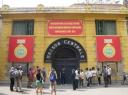 Hoa Lo Prison - ingang