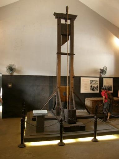 Hoa Lo Prison - guillotine