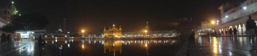 Amritsar - Gouden Tempel 's nachts panoramashot