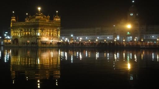 Amritsar - Gouden Tempel 's nachts