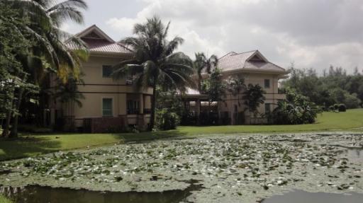 Jerudong - Empire Hotel & Country Club