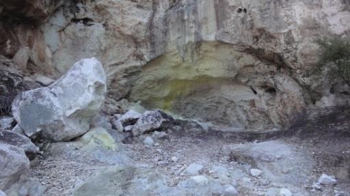 Wai-O-Tapu - Sulfer Grot