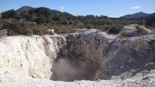 Wai-O-Tapu - Vogelnest Krater