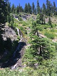 Waterval bij Crater Lake