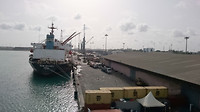 Schip wordt uitgeladen
