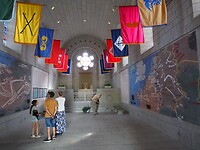 Binnen in het monument