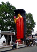 Boeddha in nieuwe stad Galle.