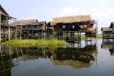 Huis op palen in het Inle Lake.