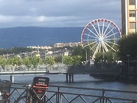 Het Reuzenrad bij het meer van Genève