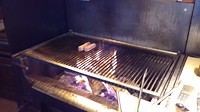 Alles wordt op de grill klaar gemaakt
