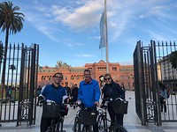 Bij Plaza de Mayo