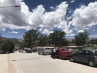 Veel taxi’s bij het kleine dorp Humahuaca