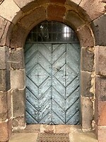 2025-06-03 1222 toegangsdeur kerkje