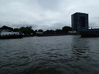 2025-06-26 1502 Druk voor de Oostersluis Groningen