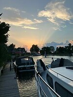 2025-07-01 2142 Ligplaats Koudum ondergaande zon