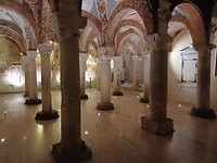 Mooie crypte in de Cathedrale di S. Emidio