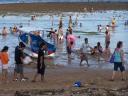 Locals op het strand