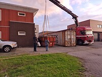 Container wordt geleverd