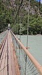 De wiebelde hangbrug