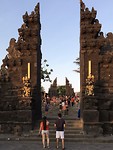 De ingang van het Tanah Lot complex