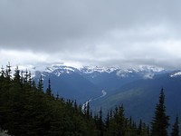 Top Mt Rainier bleef in nevelen gehuld