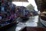 Floating market