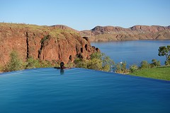 Infinity pool