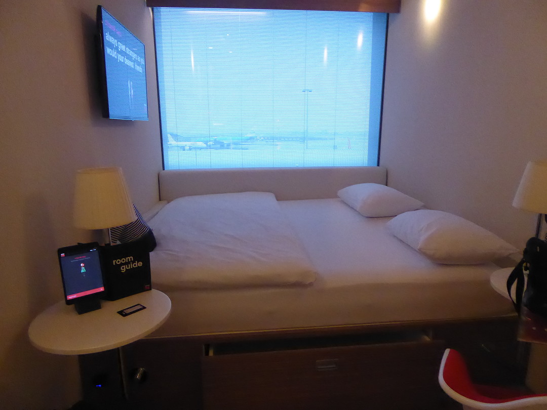 CitizenM pod hotel