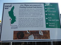 Infobord over de ontstaansgeschiedenis van het voetbalveld en de club