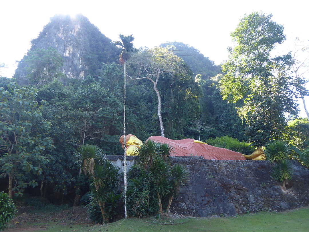 Reclining boeddha